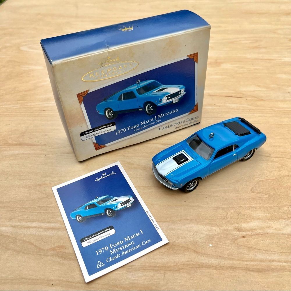 HALLMARK 2002 Ford 1970 Mach‎ Mustang Classic American Cars Series Ornament
